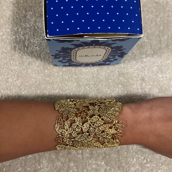 Stella and Dot Chantilly Lace Cuff - Picture 6 of 6